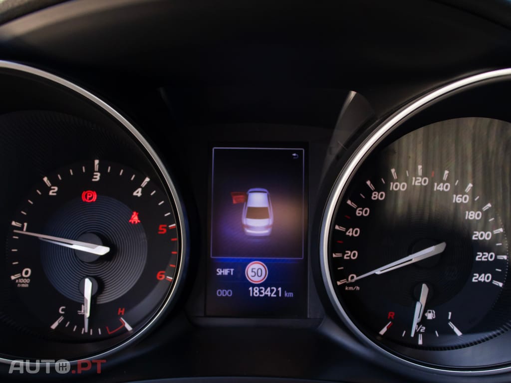Toyota Avensis SD 2.0 D-4D Premium
