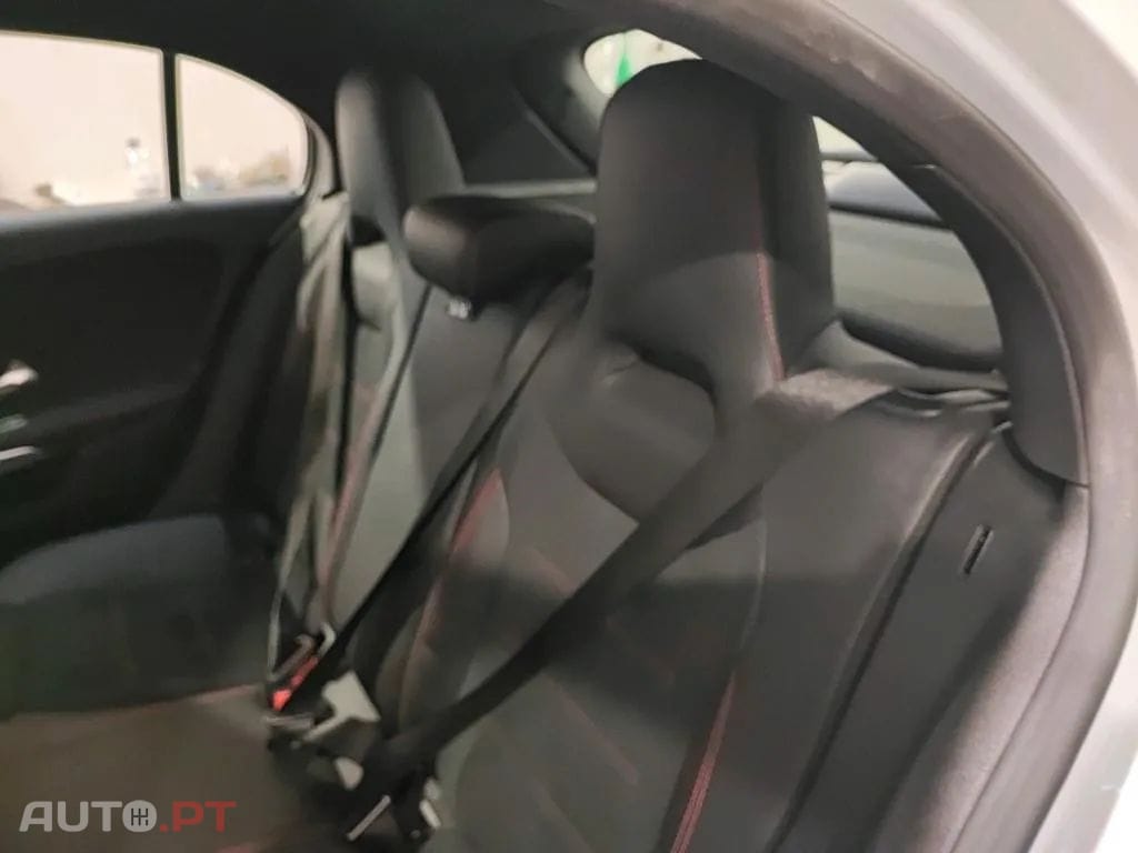 Mercedes-Benz A 180 d AMG Line