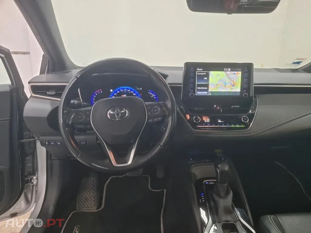 Toyota Corolla Touring Sports 2.0 Hybrid Luxury Black