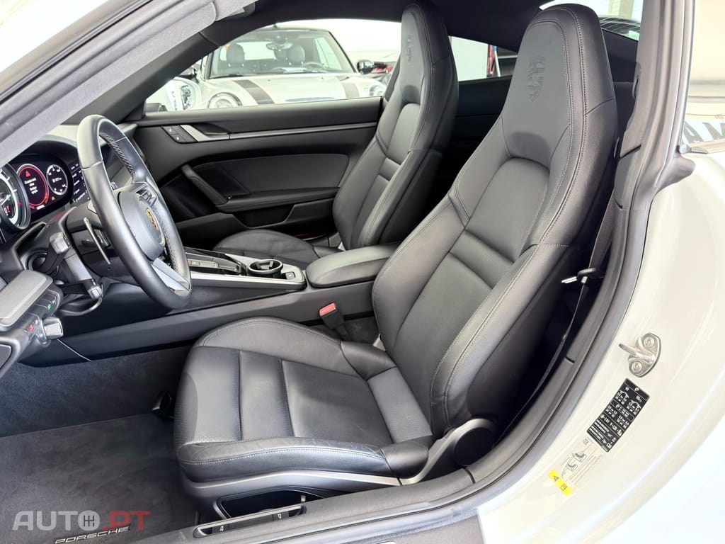 Porsche 911 Carrera PDK