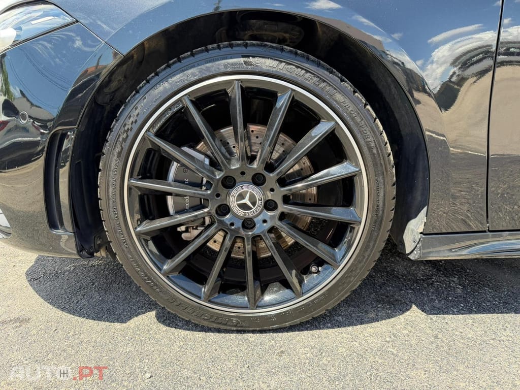 Mercedes-Benz A 250 e 8G-DCT AMG Line