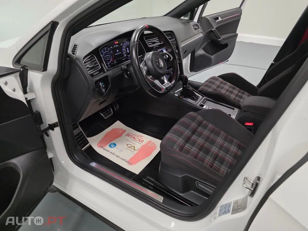 Volkswagen Golf 2.0 TSI GTI DSG Performance
