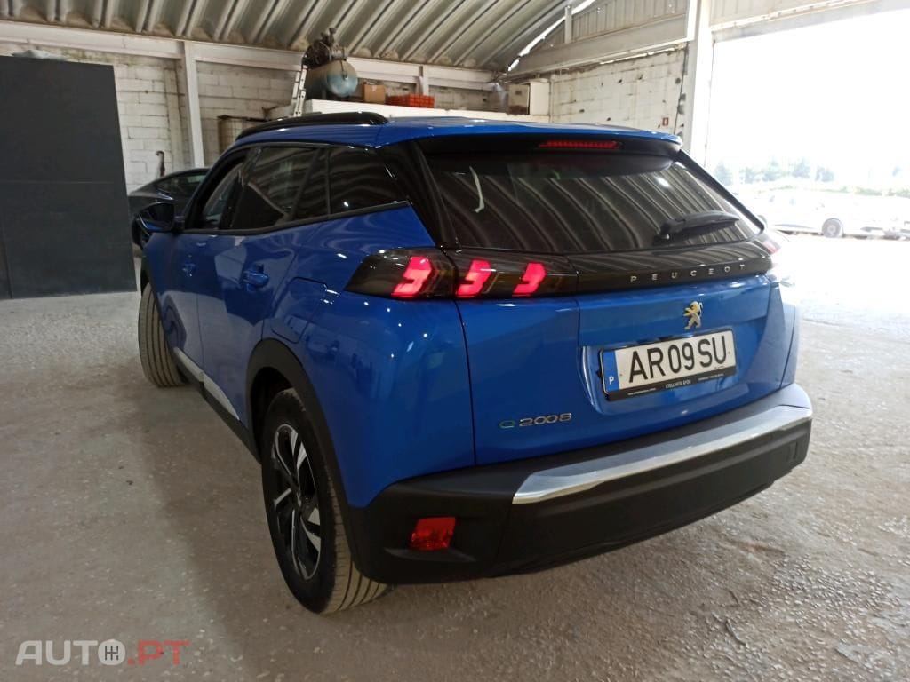 Peugeot E-2008 50 kWh Allure Pack