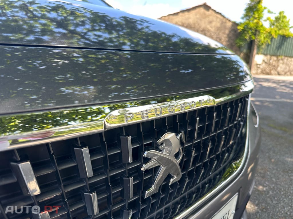 Peugeot 2008 1.2 PureTech Allure EAT6