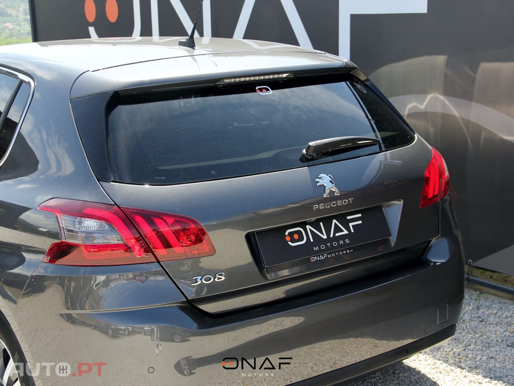 Peugeot 308 1.2 Pure Tech 110
