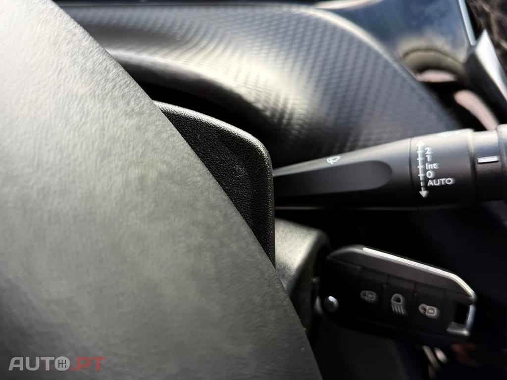 Peugeot 2008 1.2 PureTech Allure EAT6