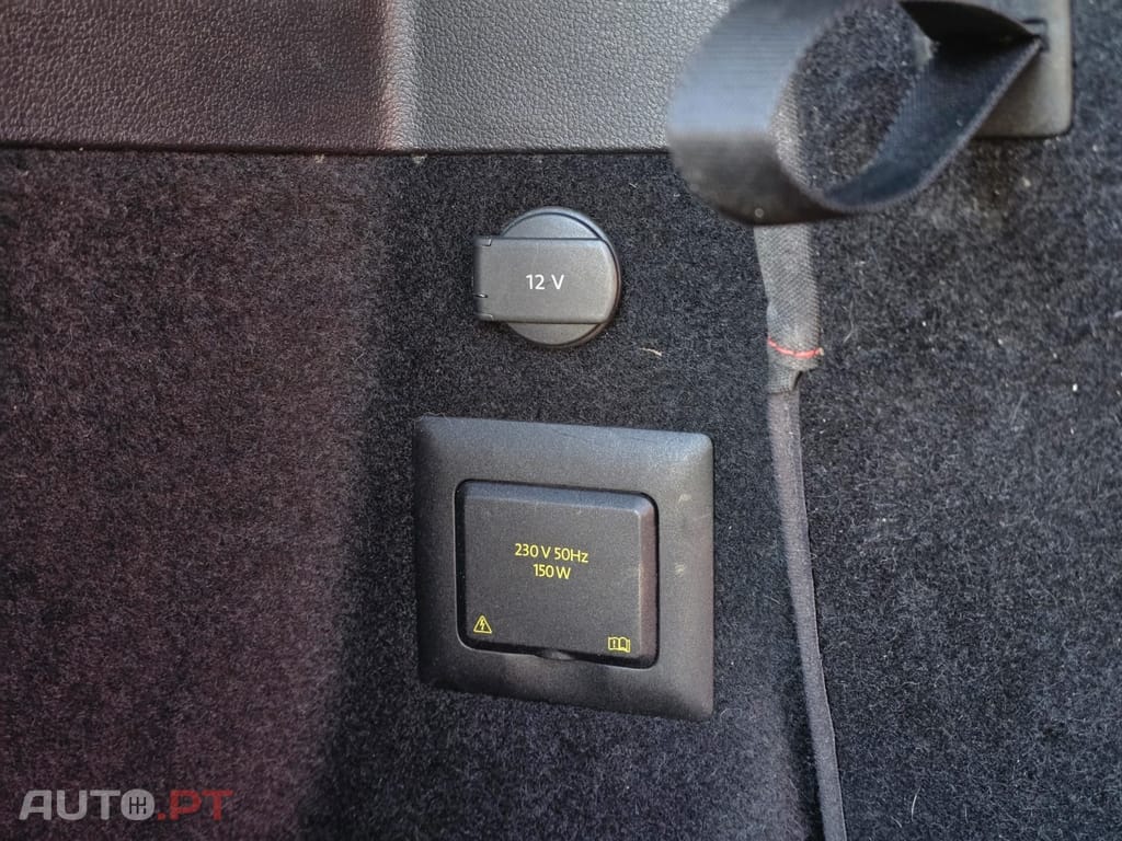 Volkswagen Touran 1.6 TDI R-Line DSG