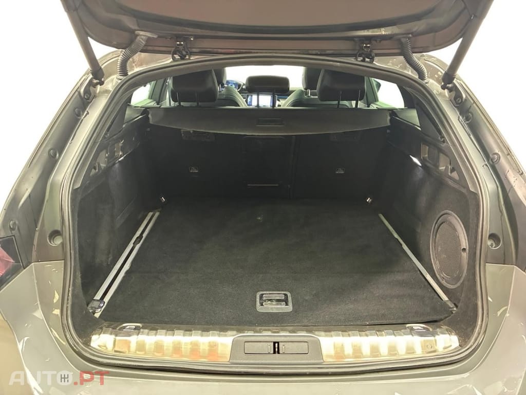 Peugeot 508 Hybrid4 Sport Engineered e-EAT8