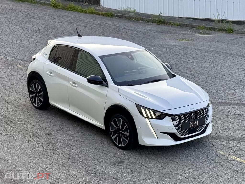 Peugeot E-208 50 kWh GT