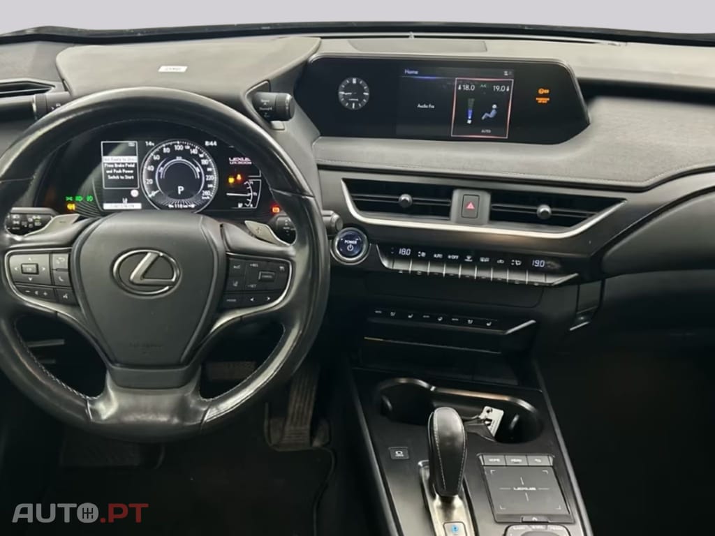 Lexus UX Premium I.V.A DEDUTÍVEL 