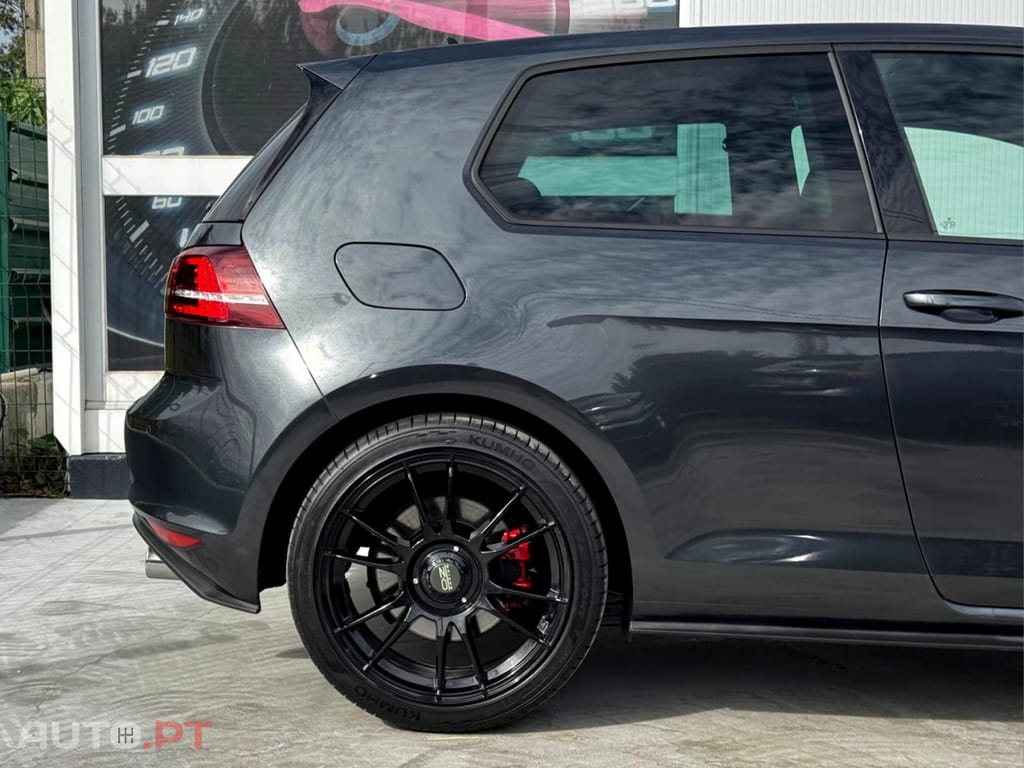 Volkswagen Golf 2.0 TSI GTI