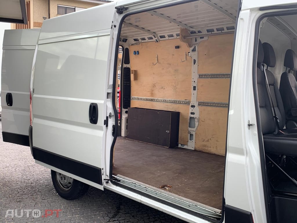 Peugeot Boxer 2.2 BlueHDi 335 L2 CD