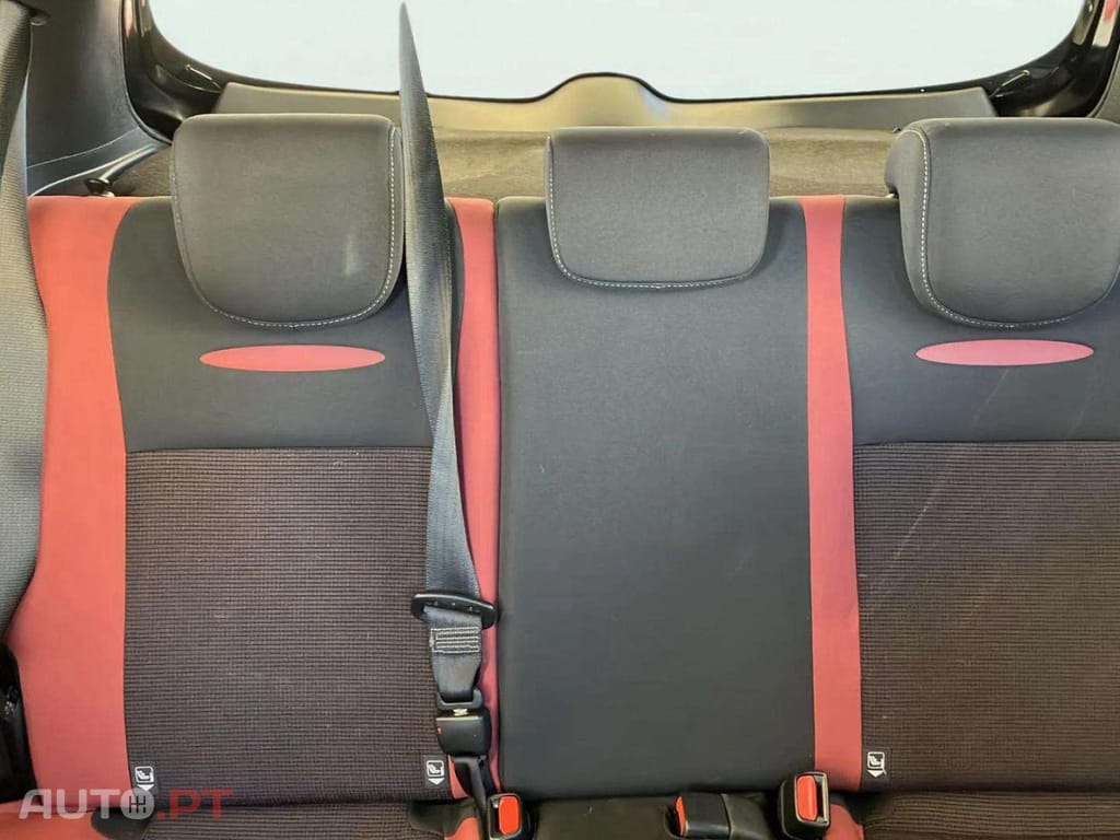 Toyota Yaris 1.5 HSD Comfort