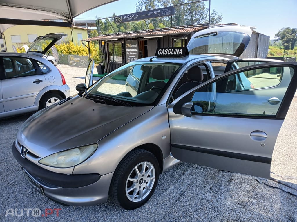 Peugeot 206 1.1