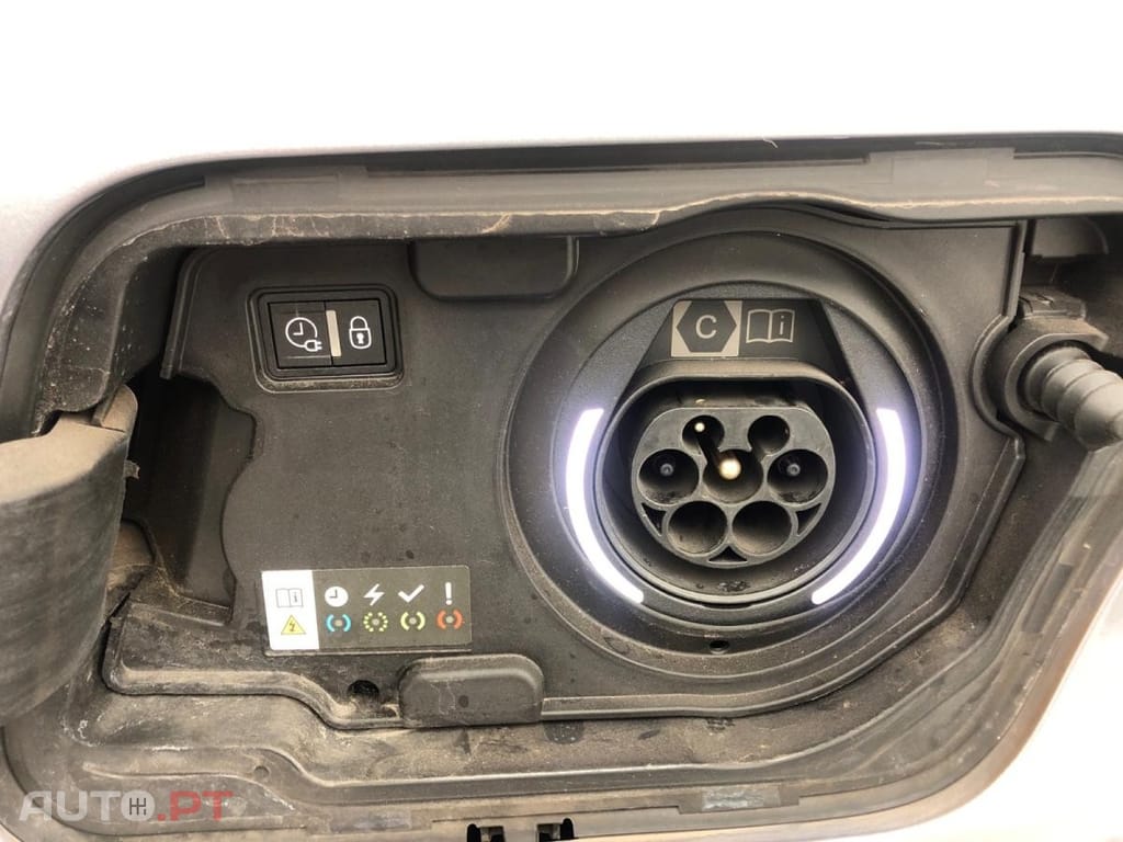 Peugeot 3008 1.6 Hybrid GT e-EAT8