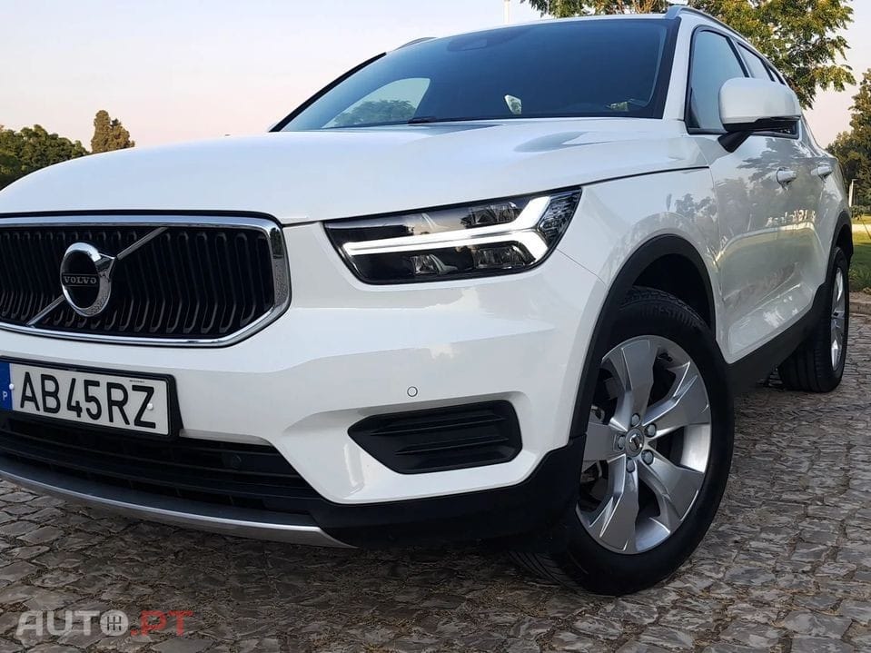 Volvo XC40 2.0 D3 Momentum Plus