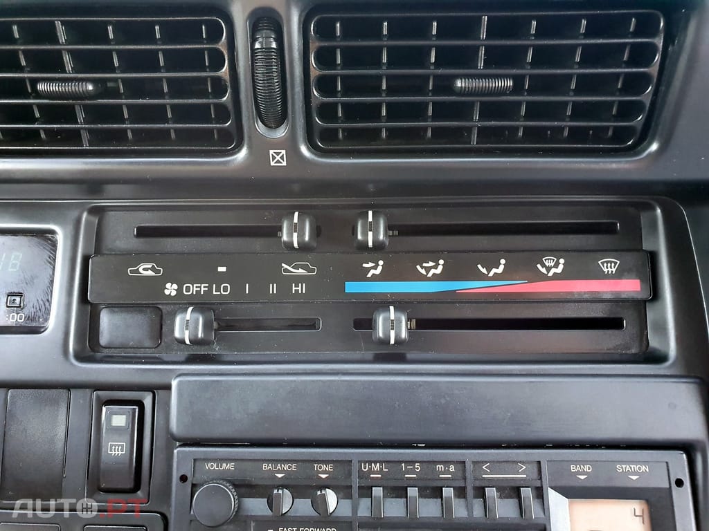 Toyota HiAce 2.4 D LH102L