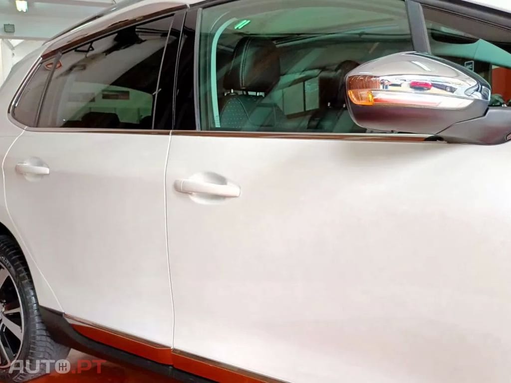 Peugeot 2008 1.2 PureTech Allure