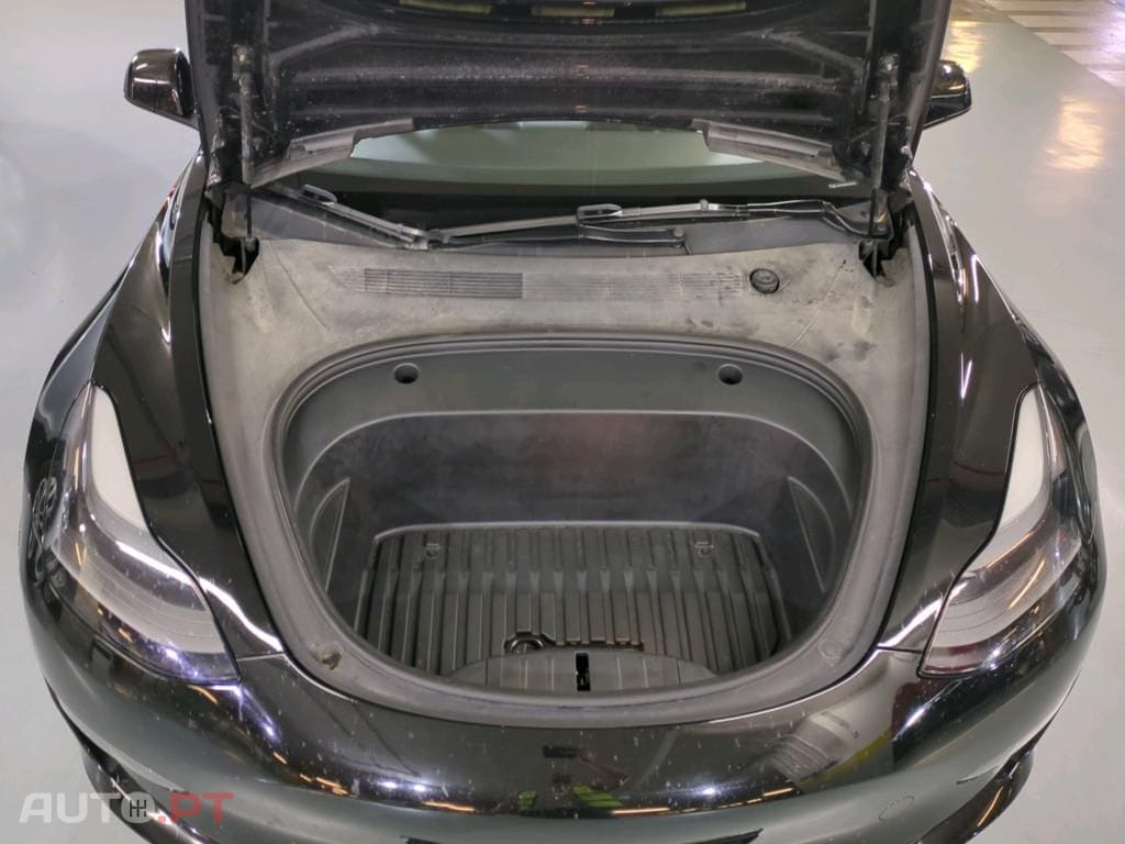 Tesla Model 3 Long-Range Dual Motor AWD