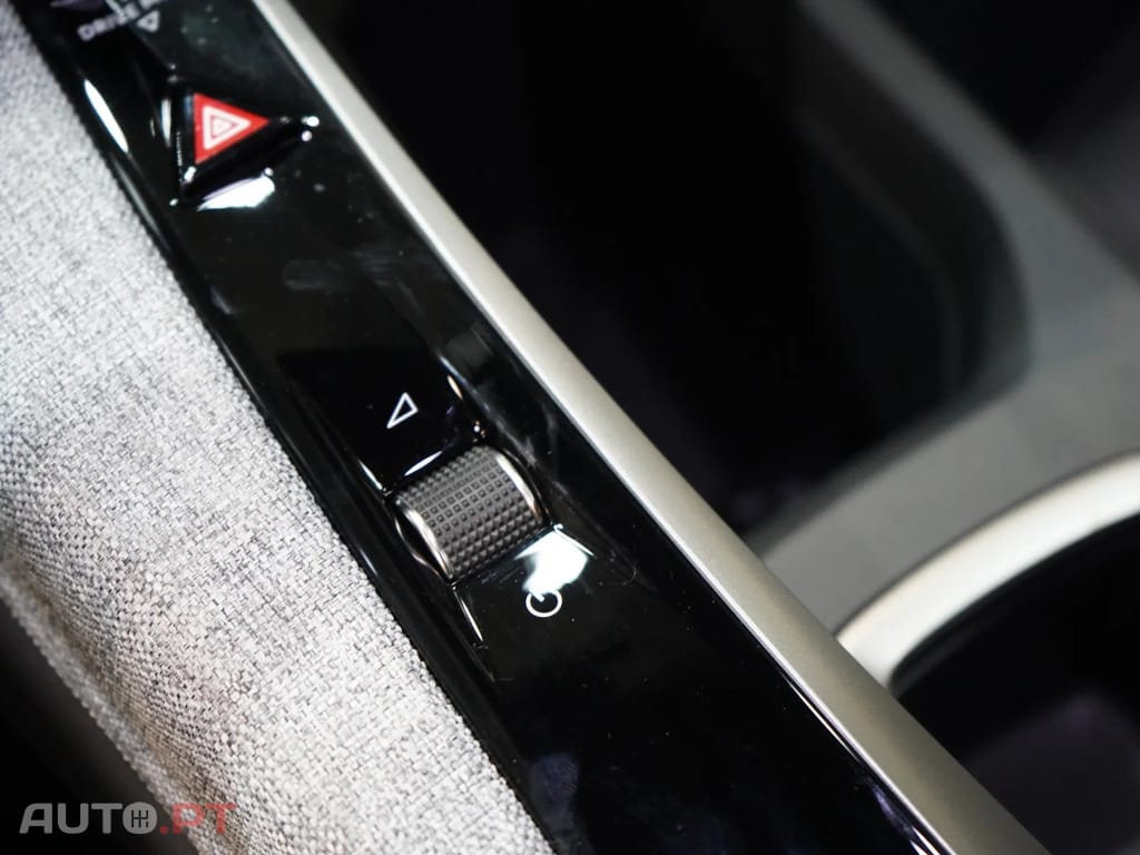 Peugeot 3008 1.2 Hybrid Allure e-DCS6