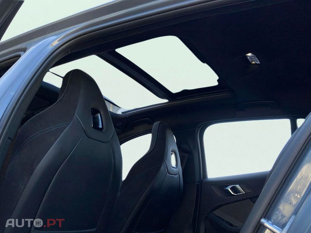 BMW 118 i Pack Desportivo M Auto
