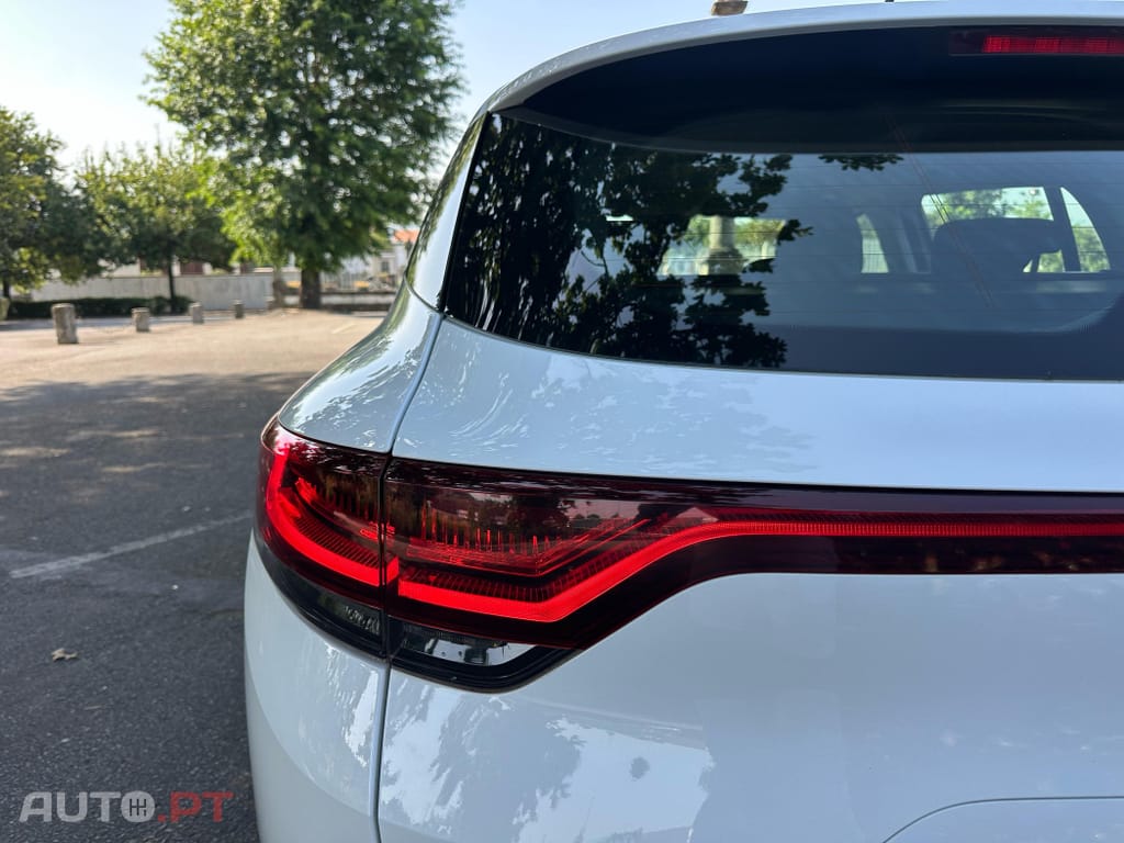 Renault Mégane Sport Tourer 1.6 E-Tech Hybrid