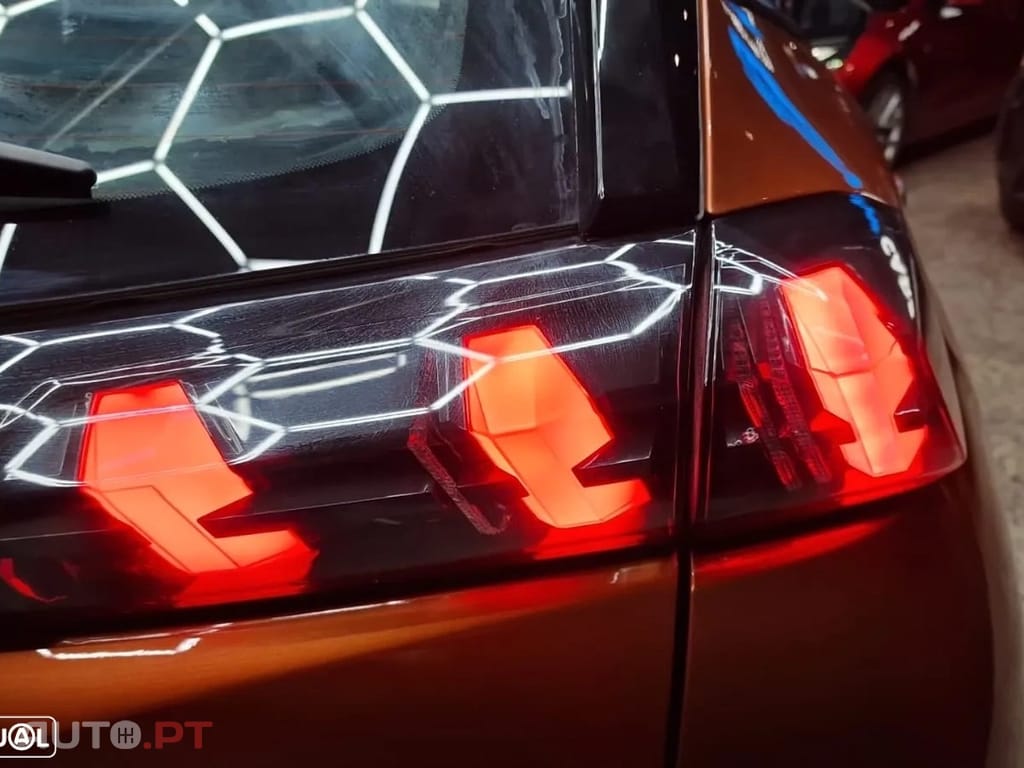 Peugeot E-2008 50 kWh Active Pack