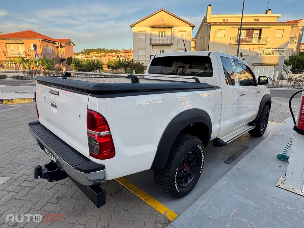 Toyota Hilux 2.5 D-4D 4WD CD AC — fotografia 4