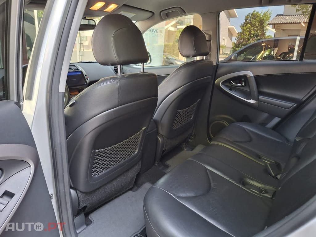 Toyota RAV4 2.2 D-4D X NAVI+RF+BM