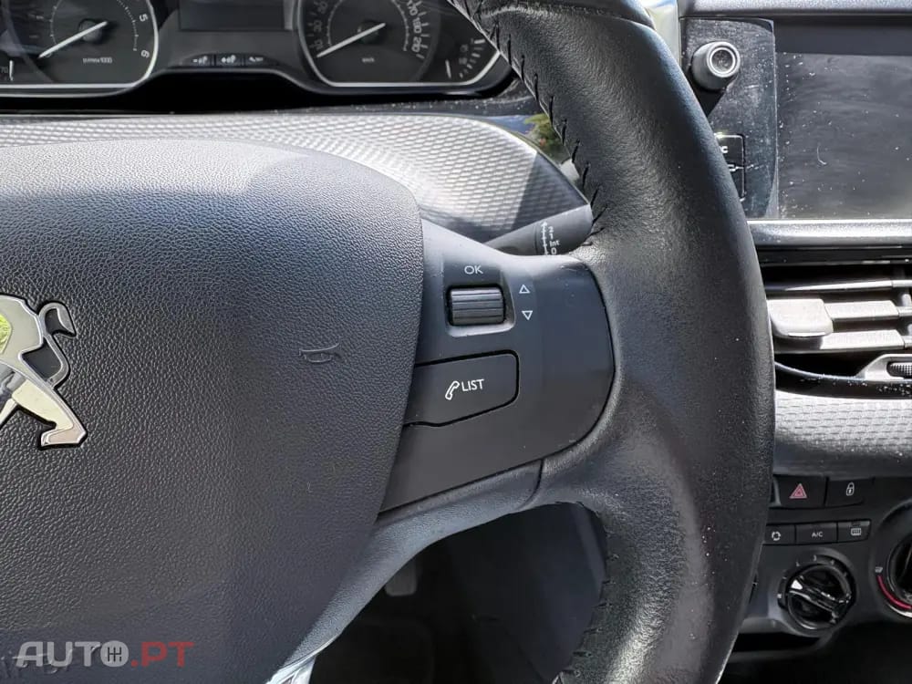 Peugeot 208 1.6 BlueHDi Style