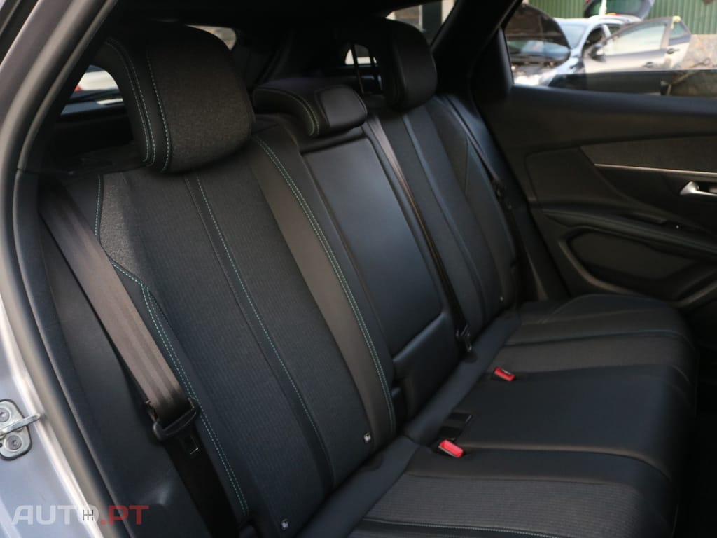 Peugeot 3008 1.5 BlueHDi Allure Pack EAT8