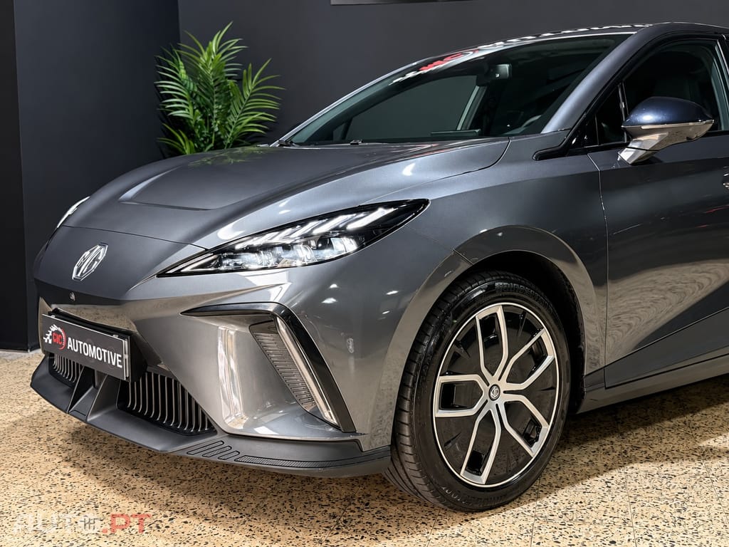 MG MG4 64 kWh Luxury