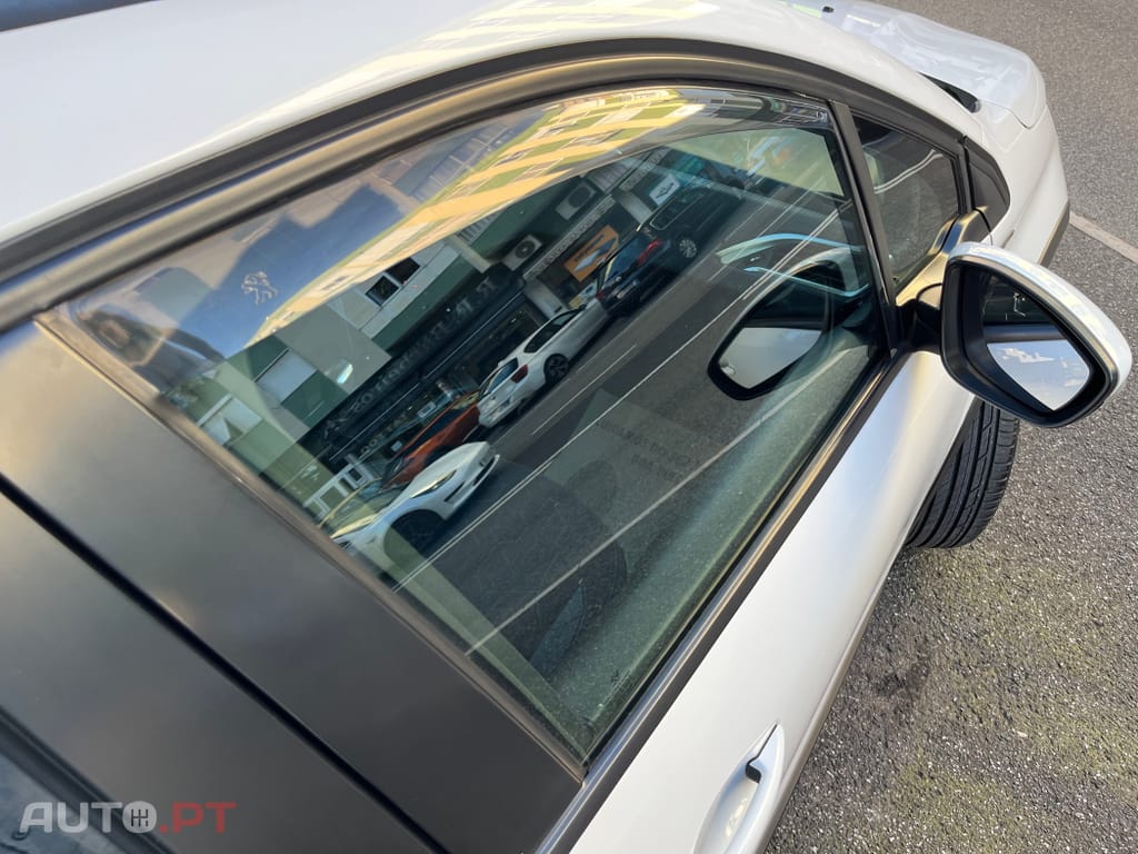 Peugeot 2008 1.5 BlueHDi Signature