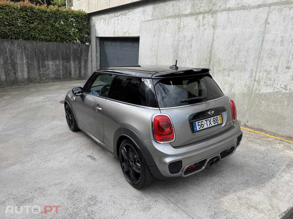 MINI Cooper John Cooper Works Auto Desportiva