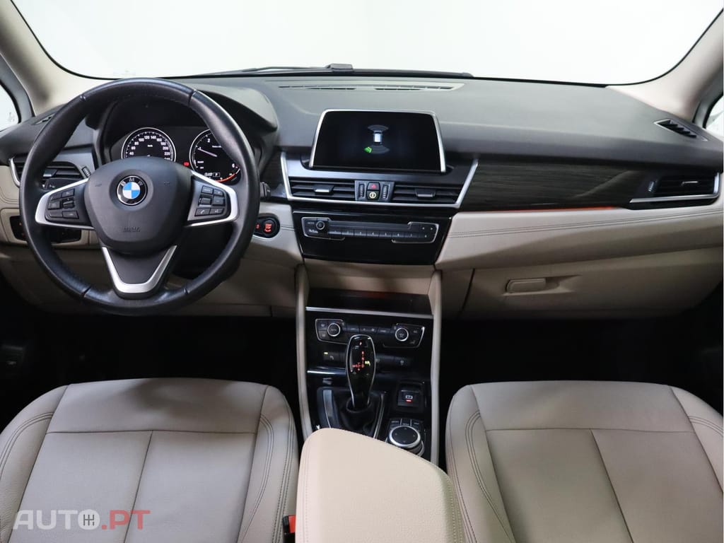 BMW 216 d Auto