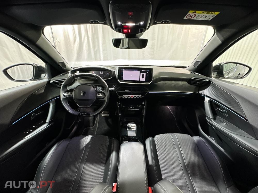 Peugeot E-2008 54 kWh GT