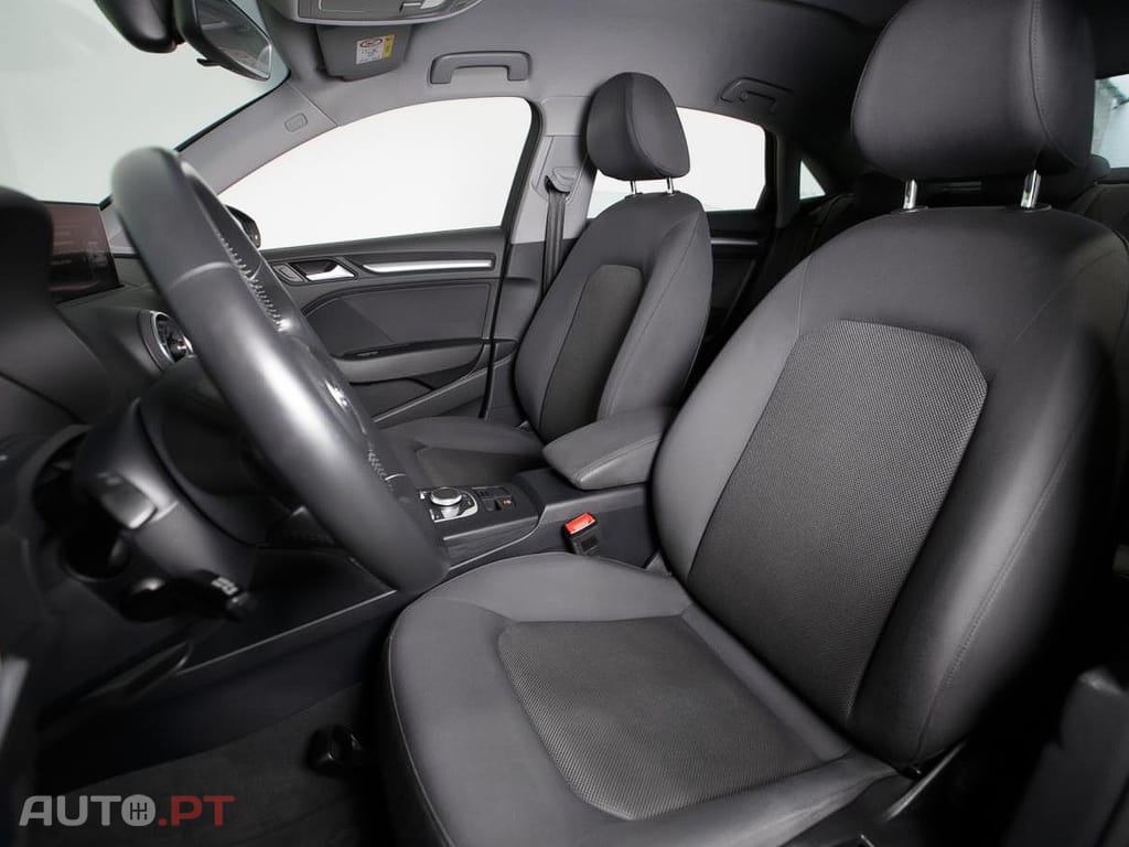 Audi A3 Limousine 30 TSI S Tronic