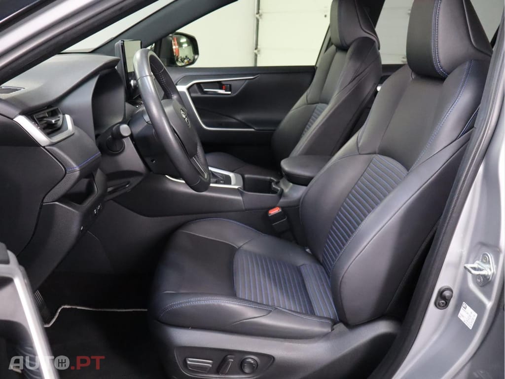 Toyota RAV4  2.5 HDF Comfort