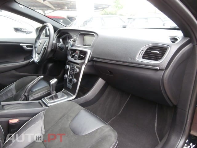 Volvo V40 2.0 D2 R-Design