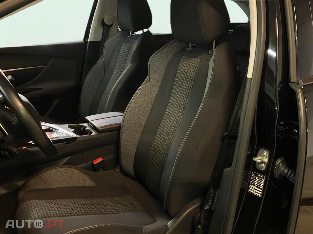 Peugeot 3008 1.2 PureTech Active Pack EAT8