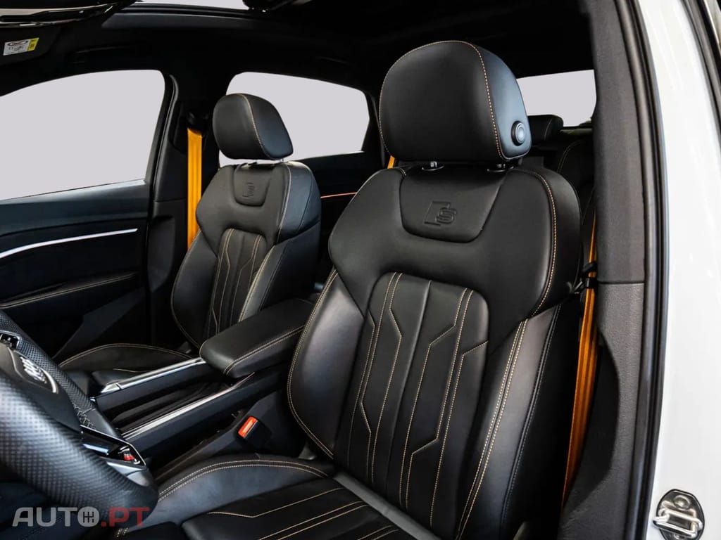 Audi E-Tron I.V.A DEDUTÍVEL 50 S LINE BLACK EDIT.