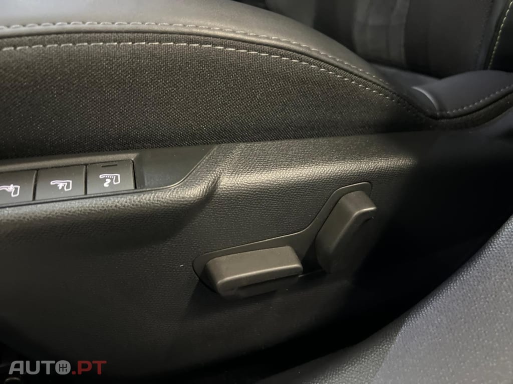 Peugeot E-208 50 kWh GT