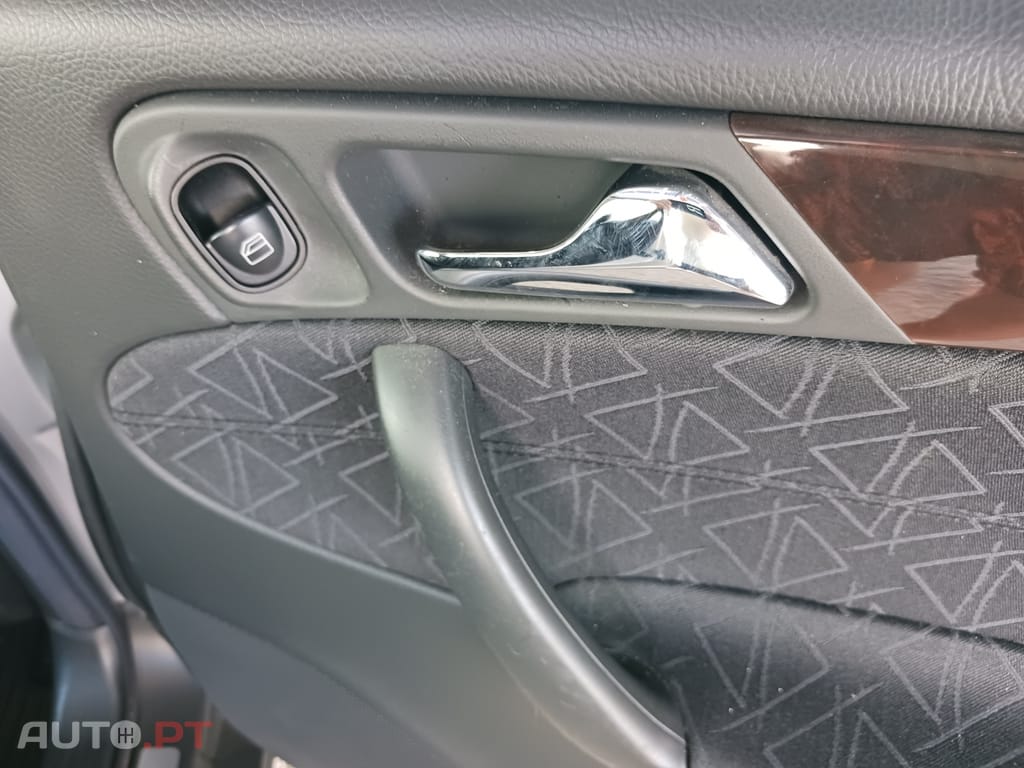Mercedes-Benz C 220 CDI Elegance  W203