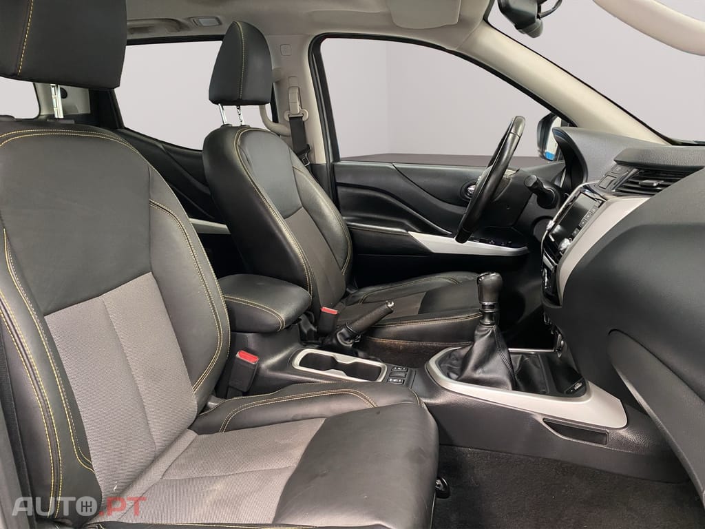 Nissan Navara 2.3 dCi CD 4WD Tekna