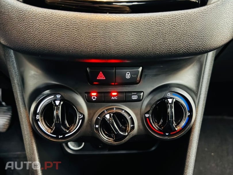 Peugeot 208 1.2 VTi SE Style