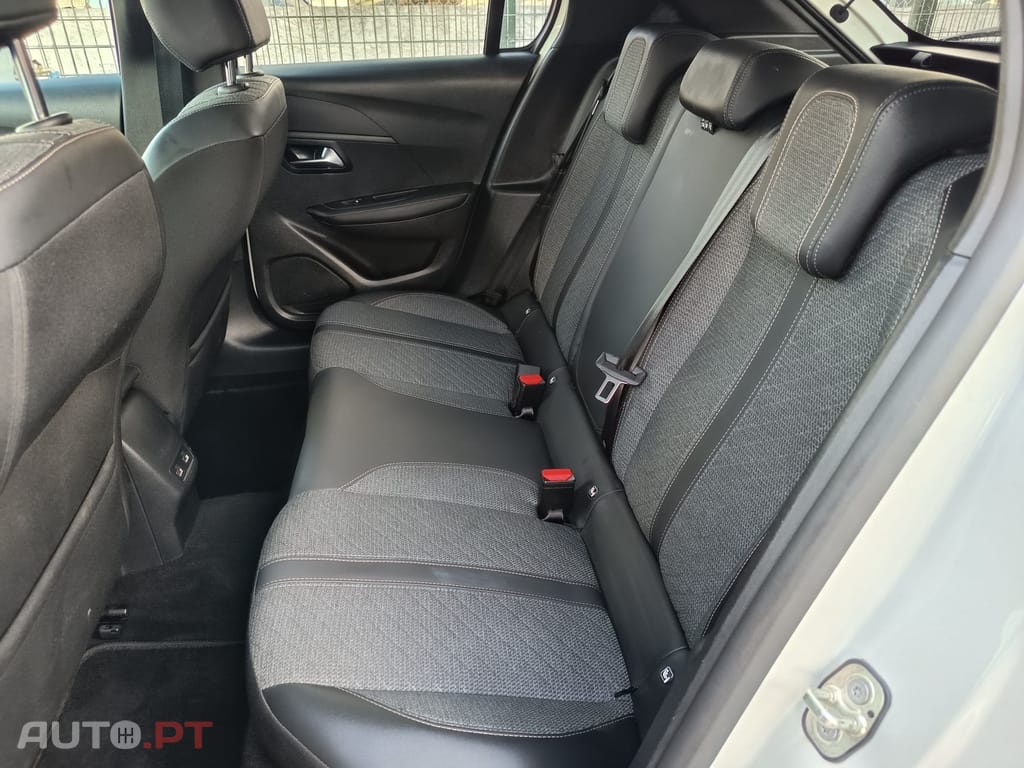Peugeot E-208 50 kWh Style