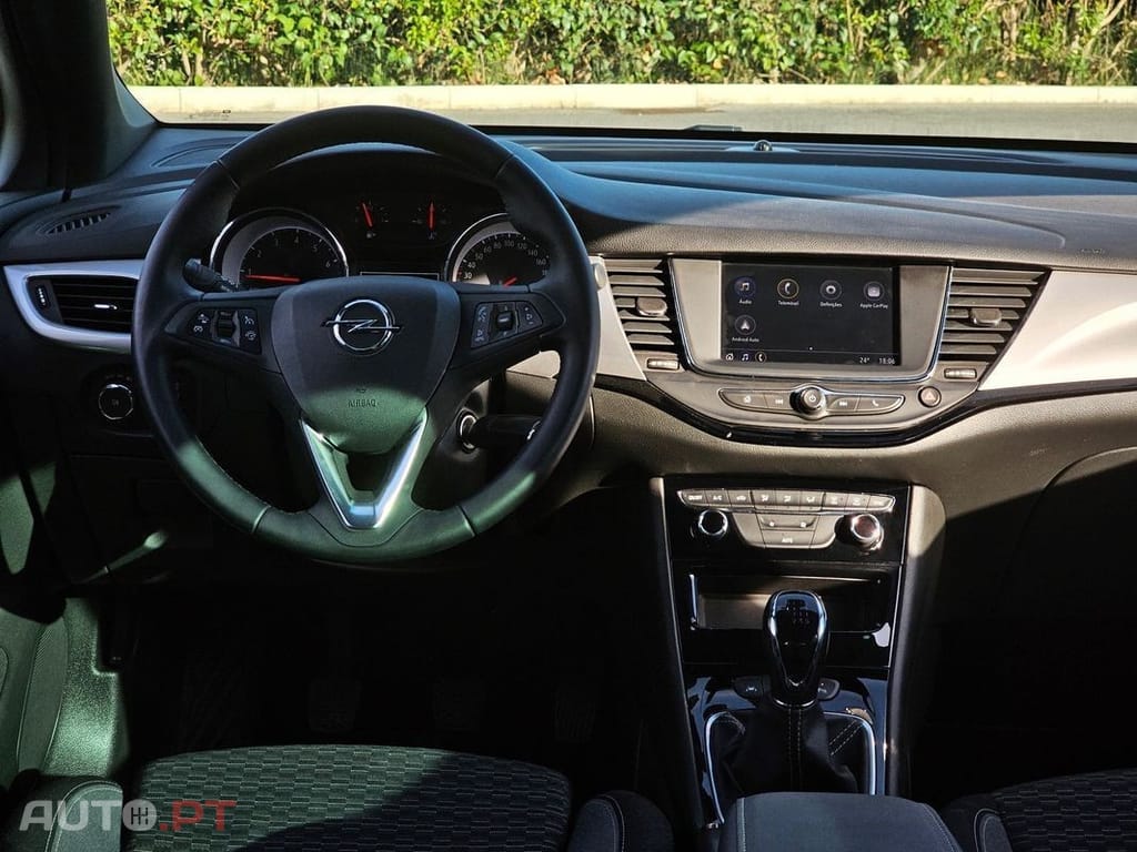 Opel Astra 1.2 T Design & Tech S/S