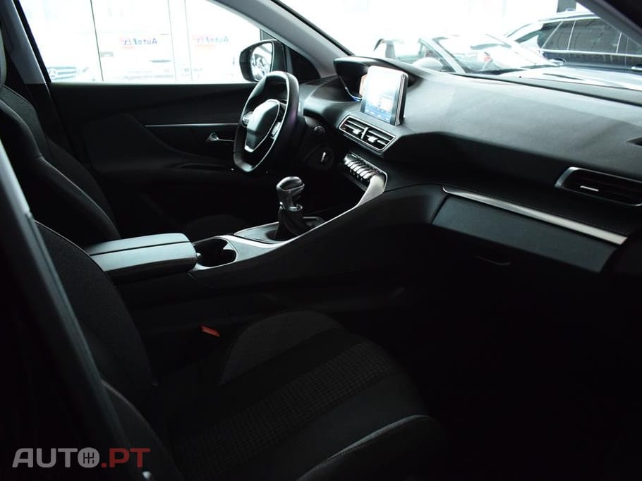 Peugeot 3008 1.5 BlueHDi Active