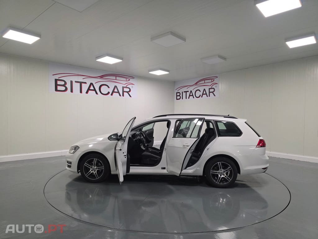 Volkswagen Golf 1.6 HDI CONFORTLINE