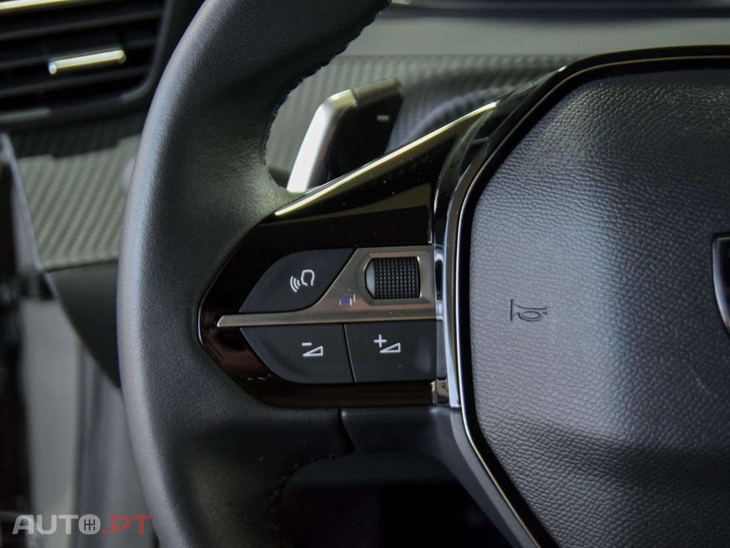 Peugeot 208 1.2 Hybrid Allure e-DCS6